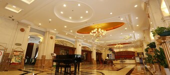 Grand Palace Hotel