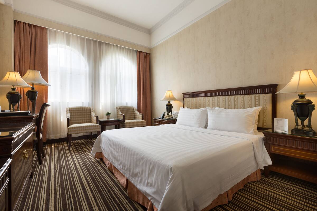 Minibar, in-room safe, desk, blackout drapes