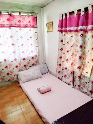 Adorada Bedroom | Iron/ironing board, WiFi, bed sheets - Casa Rido (Zamboanga)