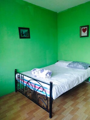 Amores Bedroom | Iron/ironing board, WiFi, bed sheets - Casa Rido (Zamboanga)