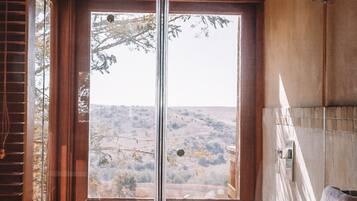 Superior Room | Bathroom shower