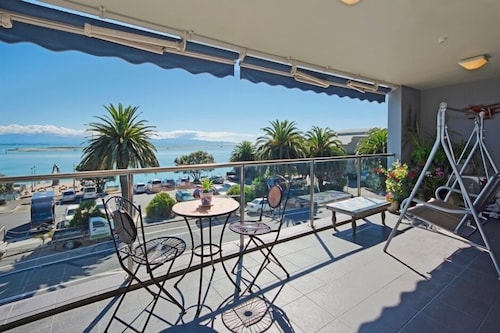 Waterfront Escape - Nelson Waterfront Apartment