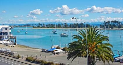 Waterfront Escape Apartment - Nelson am Wasser