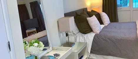 1 Schlafzimmer, Schreibtisch, Bügeleisen/Bügelbrett, kostenloses WLAN