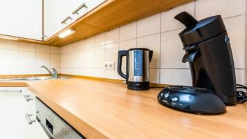 Apartment Overath2 (Cleaning Fee EUR 100) | Private kitchen | Fridge, microwave, oven, stovetop