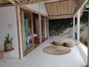 3-Bedroom Villa with a Private Pool | Terrasse/Patio