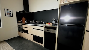 Refrigerador, horno, placa de cocina, lavavajillas