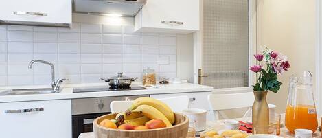 Apartment, 2 Bedrooms, Balcony | Private kitchen