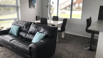 Smart TV, DVD player