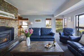 Televisie en een open haard