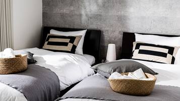 2 bedrooms, desk, free WiFi, bed sheets