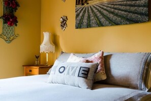 3 bedrooms, iron/ironing board, free WiFi, bed sheets - Borders Retreat, Cosy Character Cottage Greytown (Greytown)