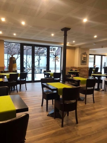 Restaurant. Chambres d'Hotes La Vignette