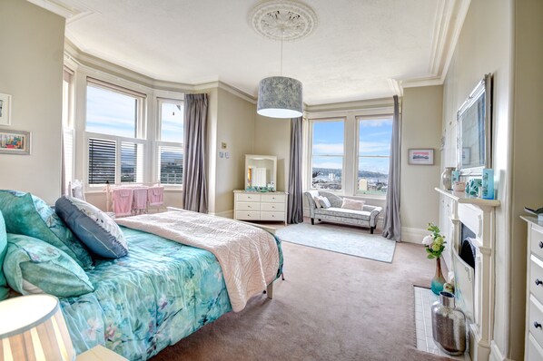 2 bedrooms, desk, iron/ironing board, free WiFi - Grand City Residence (Dunedin City)