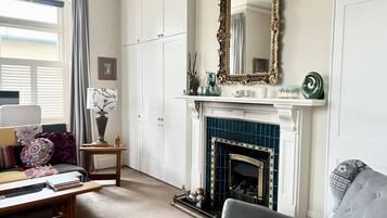 TV, fireplace, DVD player, books