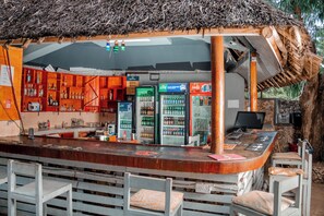 2 restaurants, breakfast, lunch served; local and international cuisine