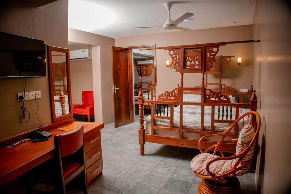 Deluxe Suite
