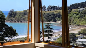 Interior - Island View - Walk to Palm Beach (Palm Beach)