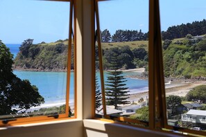 Interior - Island View - Walk to Palm Beach (Palm Beach)