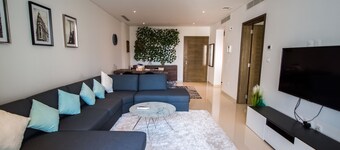 Modern, Bright Apartment @ Al Mouj with Gym & Pool