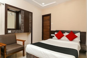 Deluxe Double or Twin Room | Living room