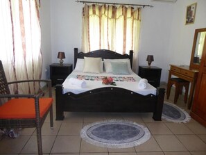 Standard Double Room, 1 Double Bed | In-room safe, individually decorated, individually furnished - Chez Odet (Mahé Island)
