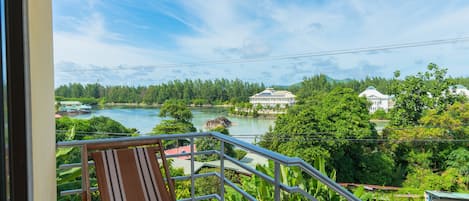 Chambre Standard, 1 chambre, vue partielle sur l'océan | Vue depuis le balcon