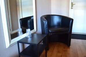 Standard Quadruple Room | Free WiFi, bed sheets - Hotell Skinnargården (Malung)