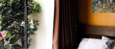 Superior-Zimmer, 1 Queen-Bett, Terrasse, Executive-Etage | Schreibtisch, laptopgeeigneter Arbeitsplatz, Bügeleisen/Bügelbrett, WLAN