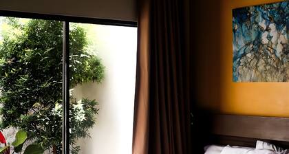 Cres Ebo Mansion Hotel and Bistro