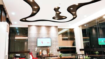 Breakfast, lunch, dinner served; local cuisine