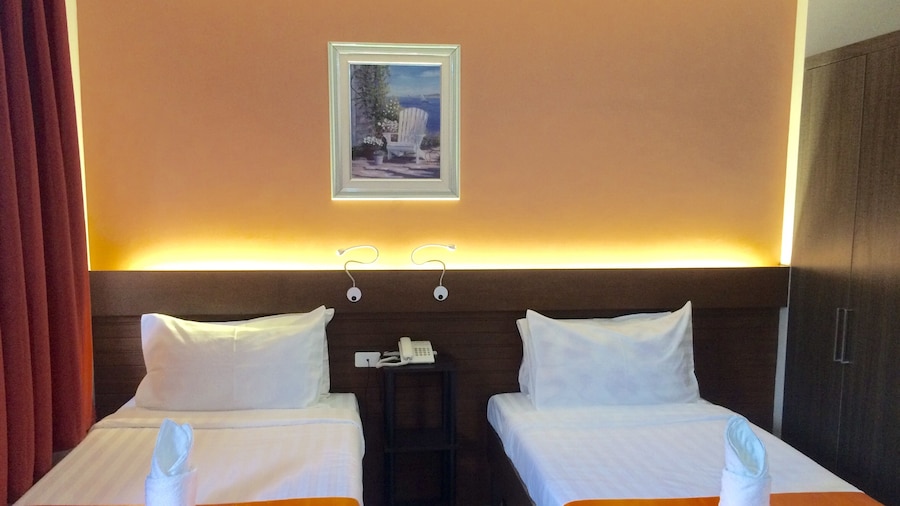 Cres Ebo Mansion Hotel and Bistro