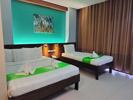 VIP Room 2 | Desk, laptop workspace, iron/ironing board, WiFi. Cres Ebo Mansion Hotel and Bistro