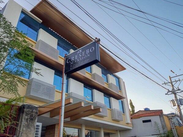 Exterior - Cres Ebo Mansion Hotel and Bistro (Tagbilaran)