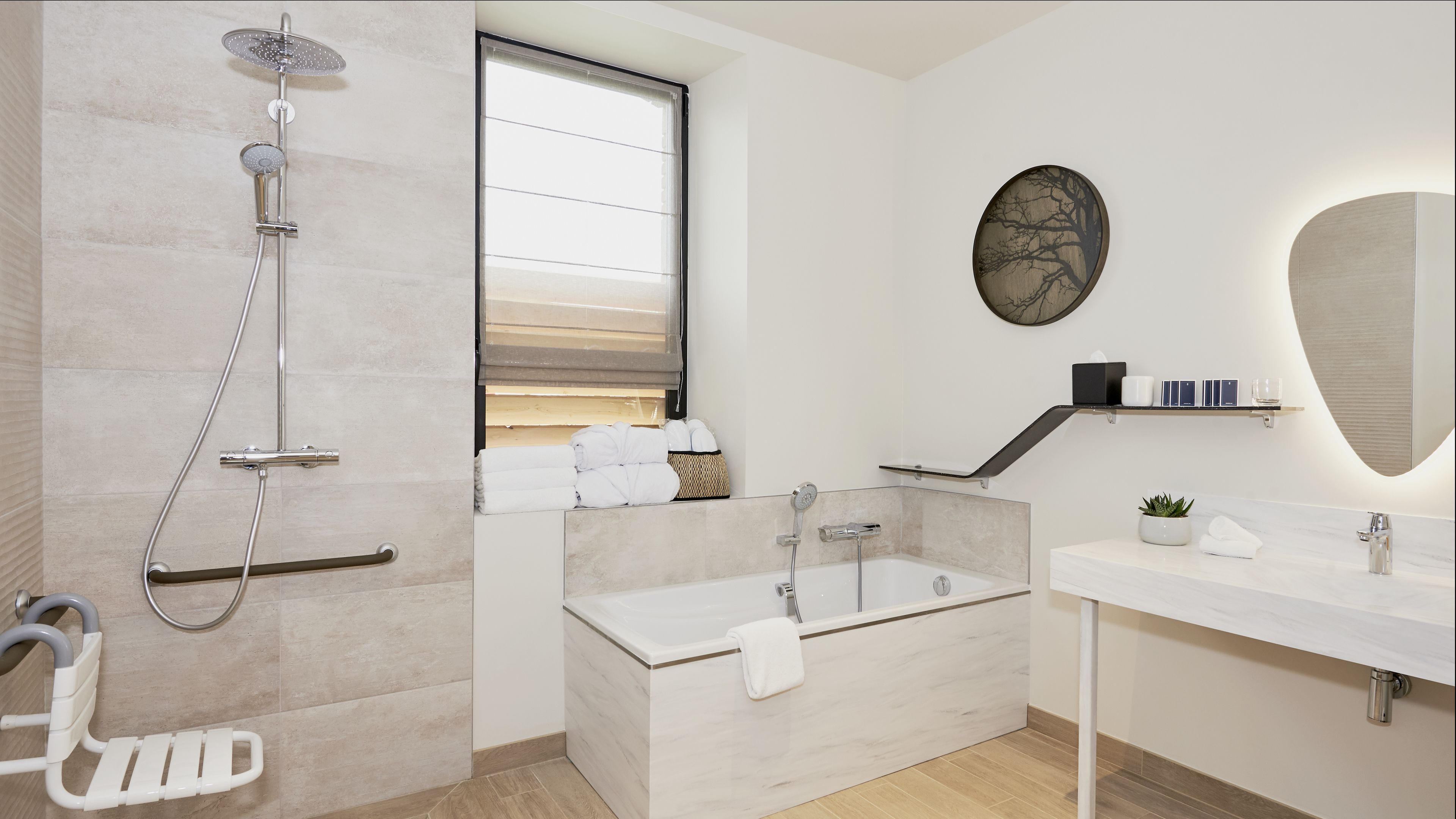 family room | bathroom | free toiletries, bathrobes, slippers, towels