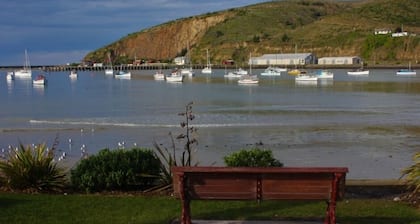 Oamaru Accommodation - Cozy On Till