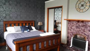 2 quartos, ferros/tábuas de passar roupa, Wi-Fi, roupa de cama
