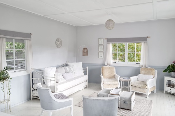 Spacious vintage-style living area with French-style day/trundle bed.