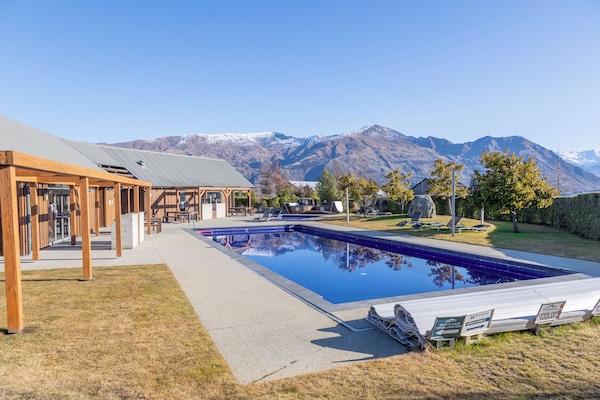 Een verwarmd zwembad