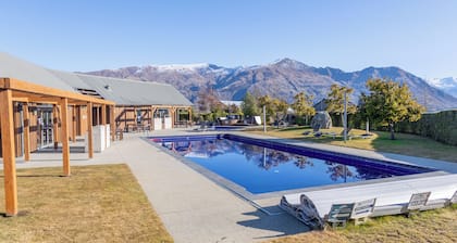 Peninsula Bay Panorama für 11 Personen