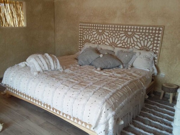 Tienda | Decoración individual, mobiliario individual, wifi gratis y ropa de cama