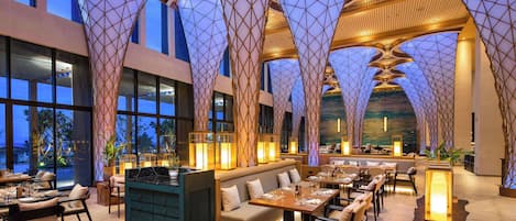 3 restaurants, breakfast, lunch, dinner served; international cuisine