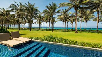 Hypo-allergenic bedding, in-room safe, individually decorated