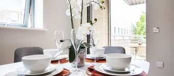 The Wesley Luxury City Apartment