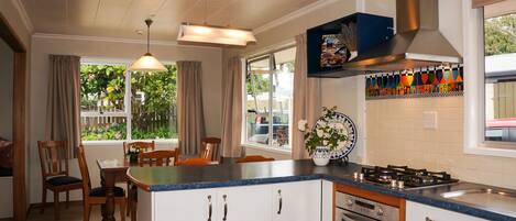 Réfrigérateur, micro-ondes, four, lave-vaisselle