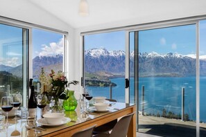 Dining - 9b on Von - Breath-taking Views (Queenstown)