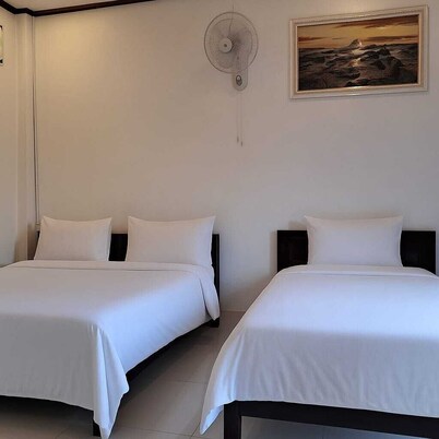 Sipanya Guesthouse Located in Phonesavan, 600 m from Main Street