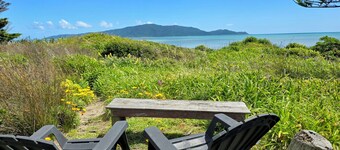 Beachfront Getaway - Waikanae Beach Holiday Home