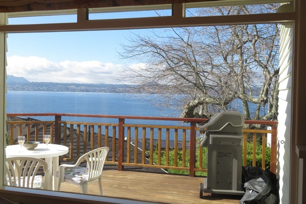 2nd view from lounge - more tables & chairs available to enjoy being outdoors.