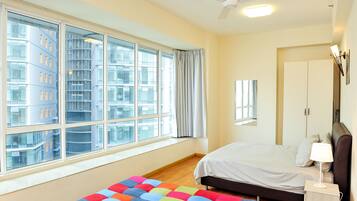 Iron/ironing board, free WiFi, bed sheets